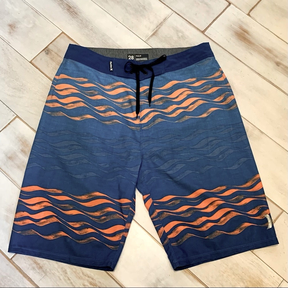 Hurley board short sz 28